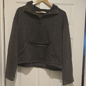 NWOT Zenana Outfitters Charcoal Snap close Sweatshirt w zip pocket in front sz L